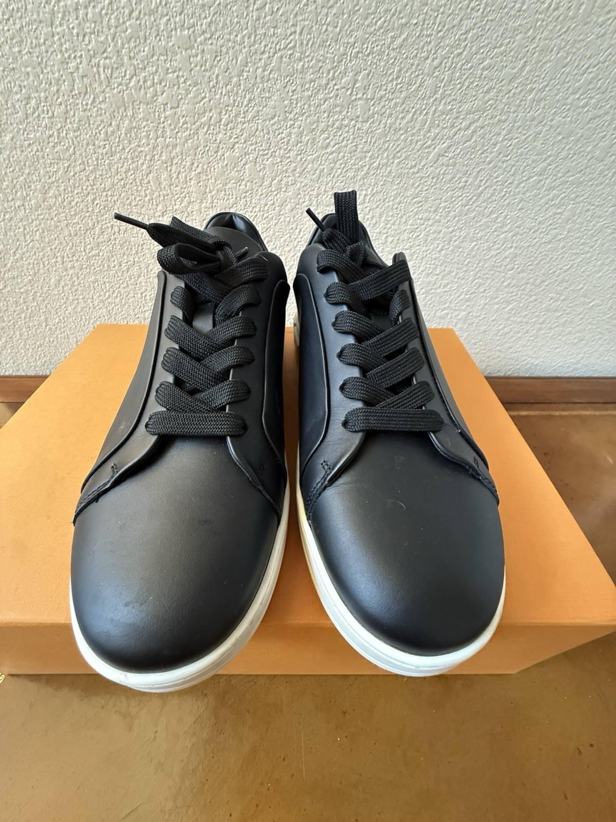 AUTHENTIC VERSACE BLACK LEATHER GRECA SNEAKERS ME… - image 2