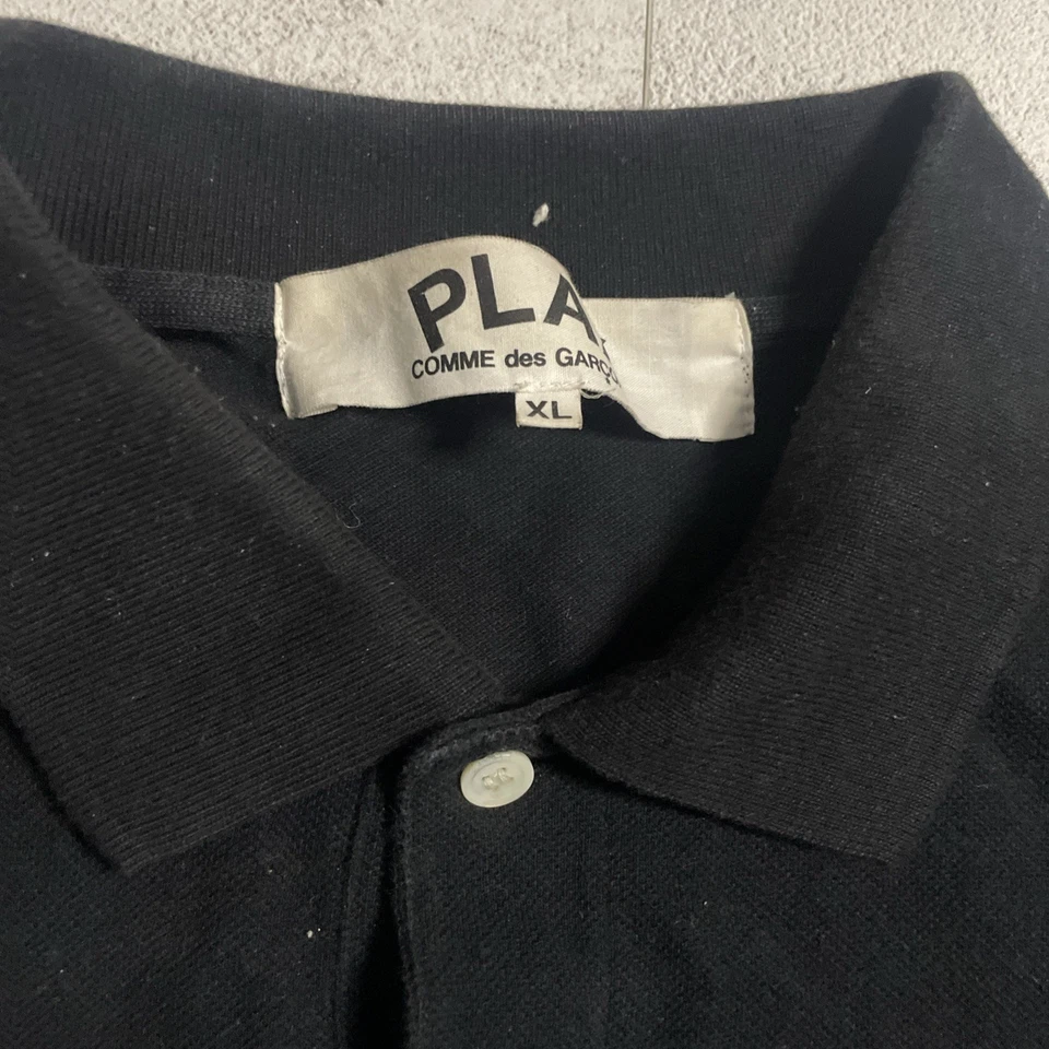 Polo Comme des Garçon Play talla XL se ajusta como M o pequeño Foto 2 de 4