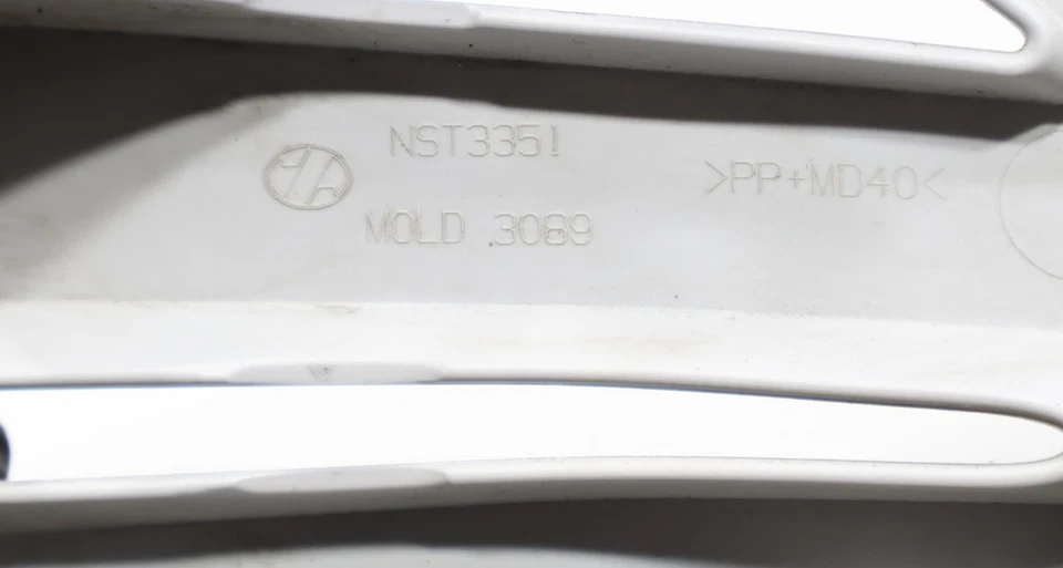 Tapacubos de llanta Nissan Leaf 2018-2022 16" moldura OEM Foto 4 de 4