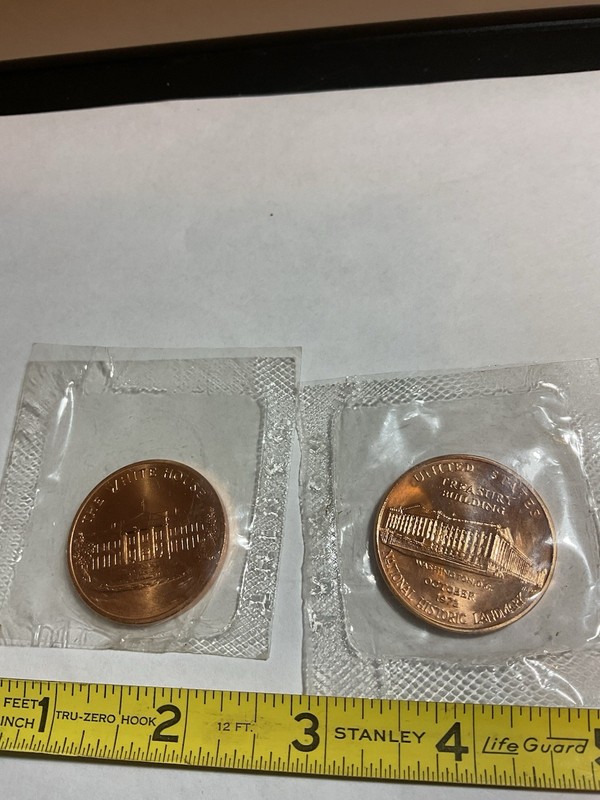 White House & Treasury Buildings Mint Condition Coin/ Tokens