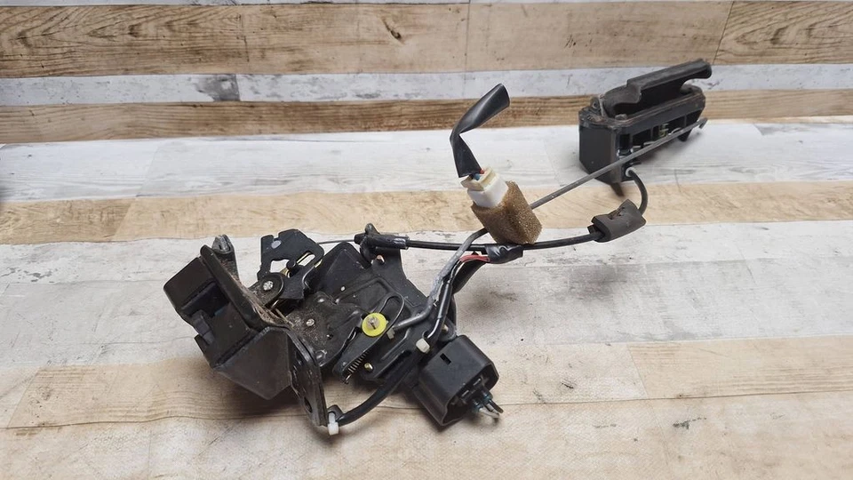 Pontiac Vibe 2007 Tailgate trunk boot lock catch latch SMI90485 — 第 3/4 张图片