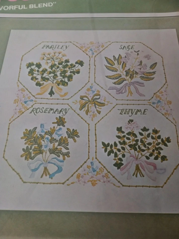 Hierbas Bucilla Creative Needlecraft de colección "Mezcla sabrosa" 22,5" x 22,5" Foto 2 de 4