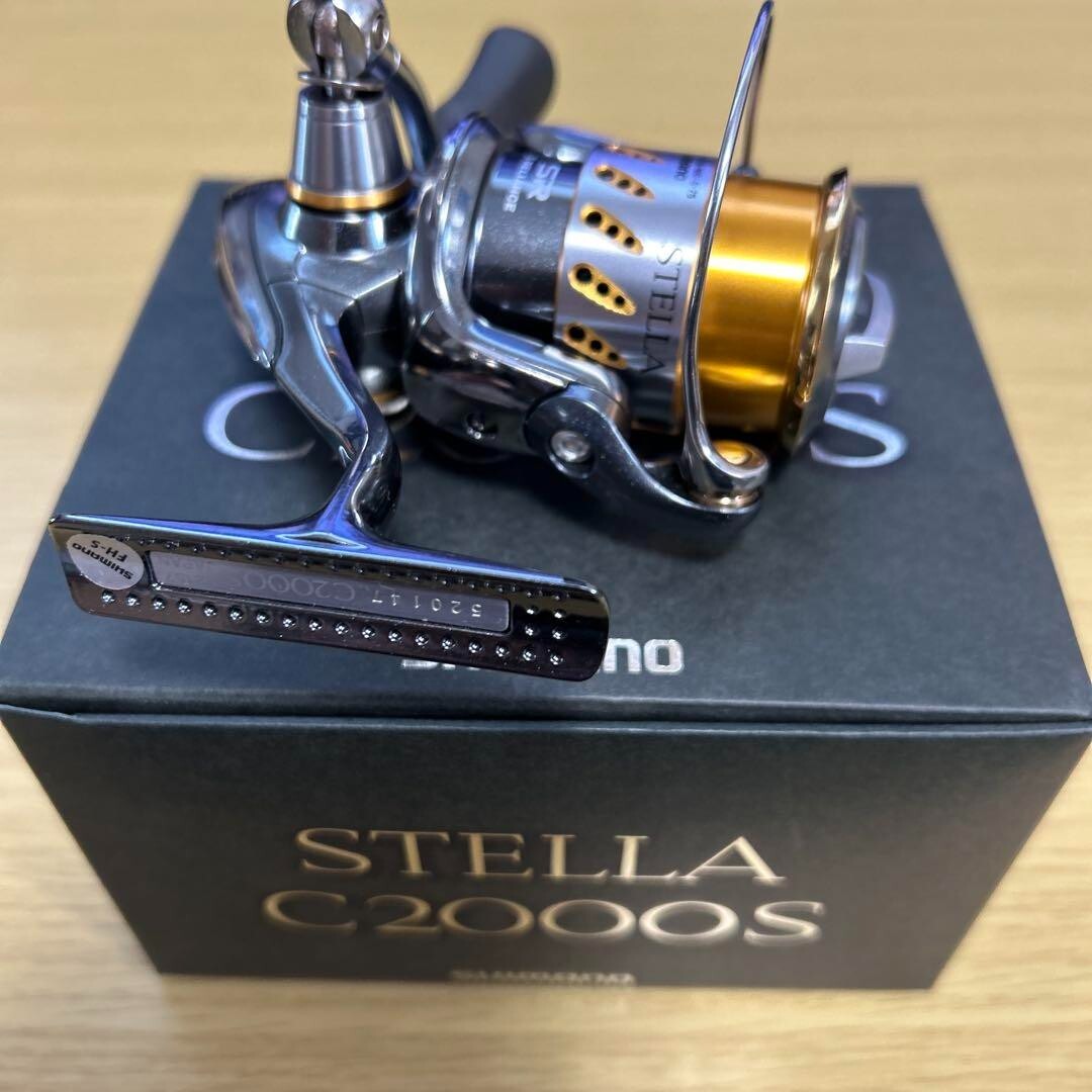 リール SHIMANO STELLA C2000S MINT SHIMANO STELLA C2000S Spinning Reel w/ Original Box and