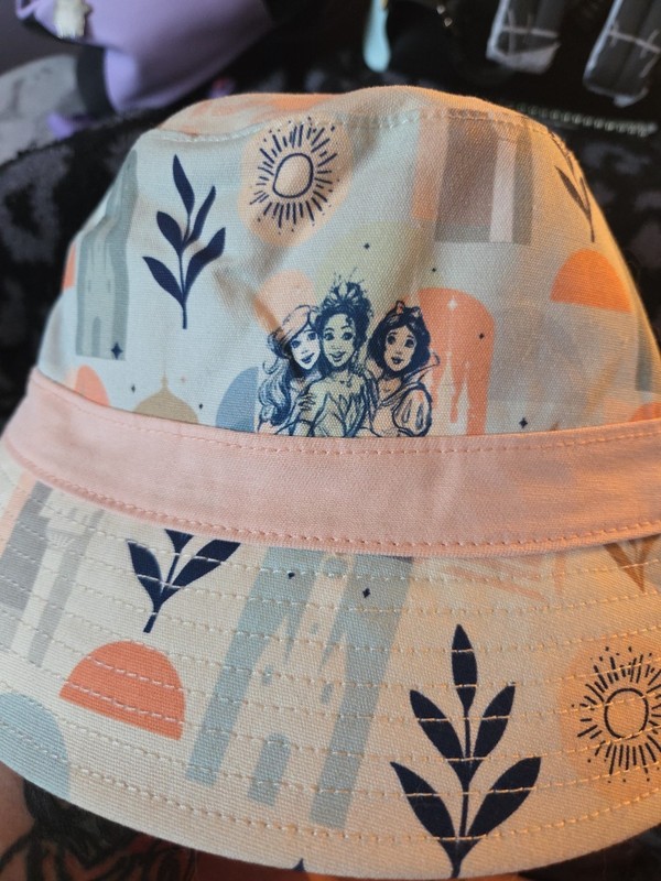 DISNEY PARKS Princesses Bucket Sun Hat In Pastels One Size New With Tags
