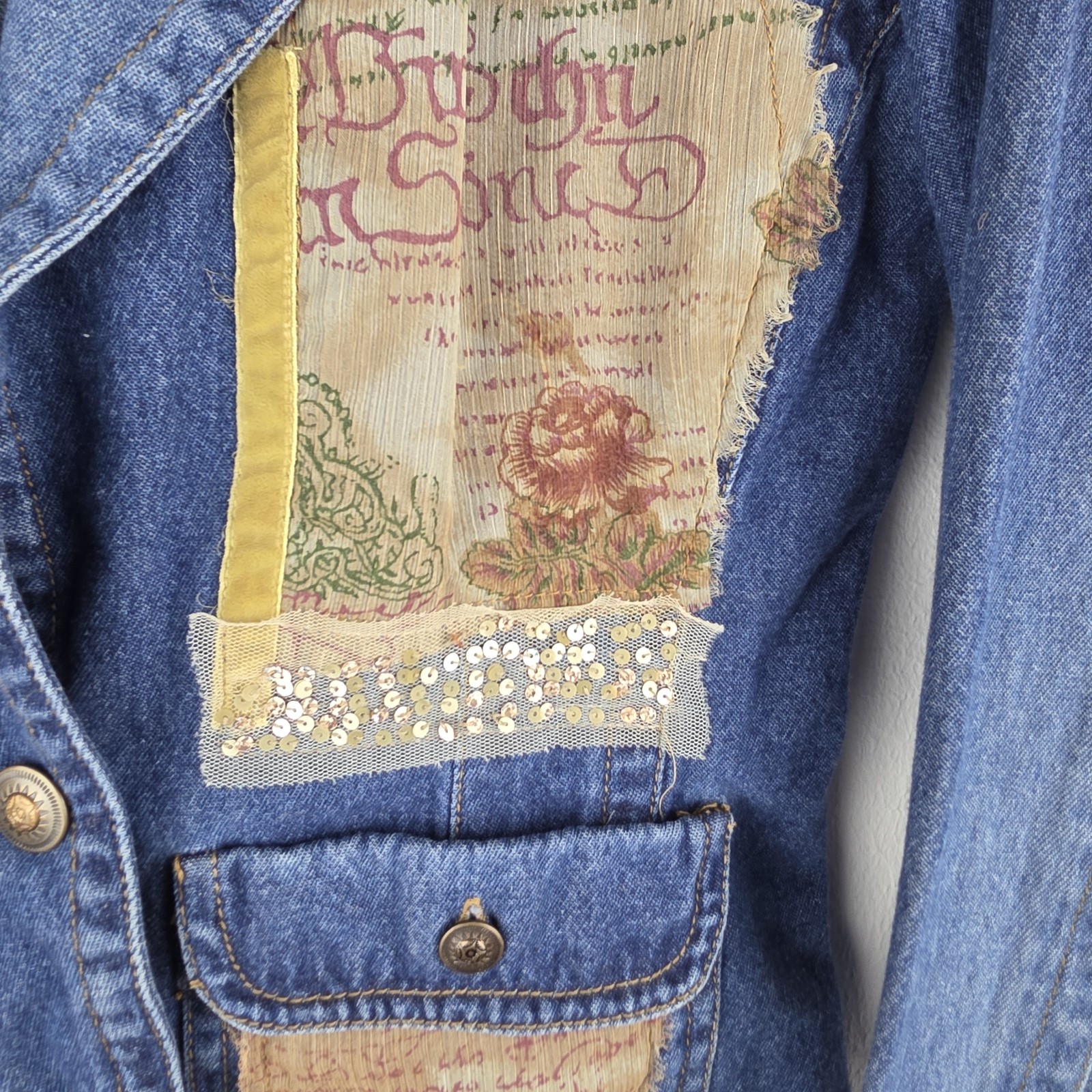 VTG Boho Patchwork Denim Jacket L Embellished Scr… - image 4