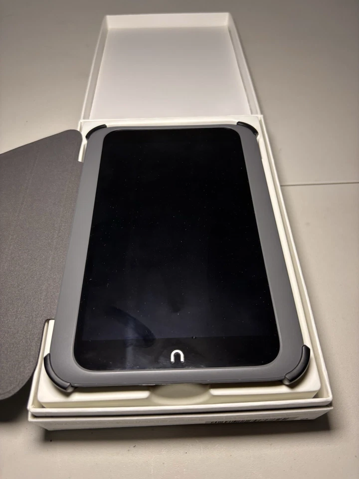 Barnes & Noble Nook HD+ E-Reader Tablet 7" Wifi 16GB - Image 3 of 4