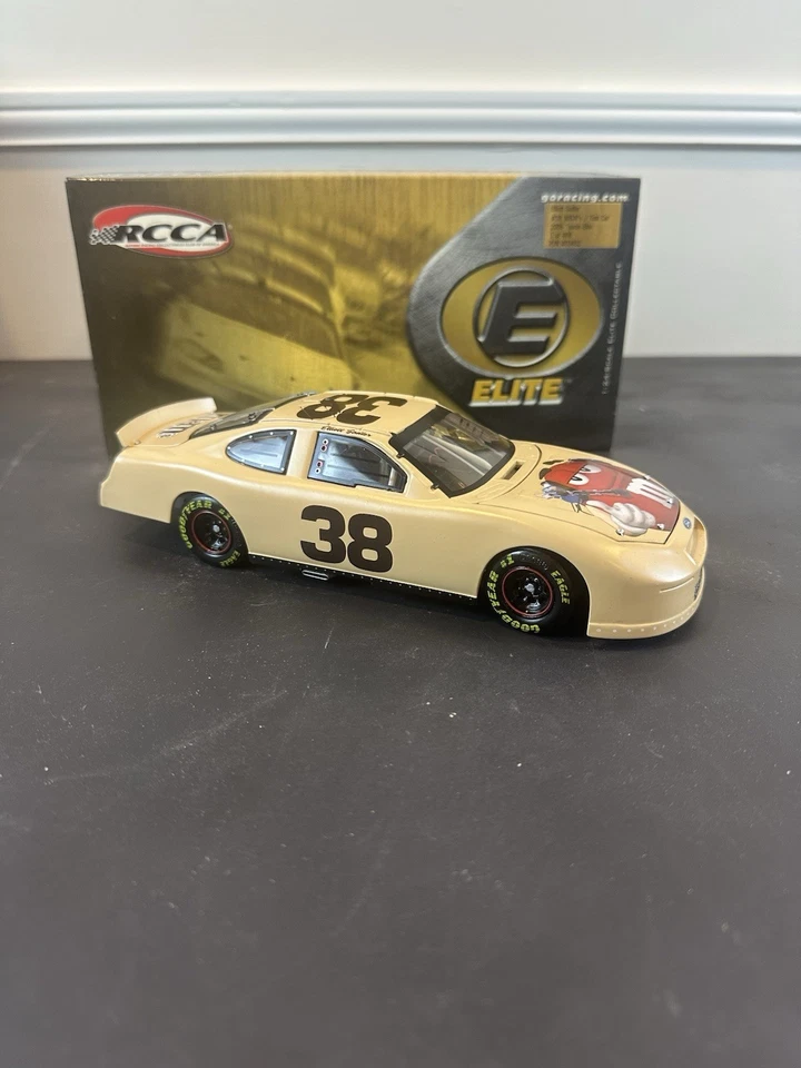 Coche de prueba Elliott Sadler #38 M&M 2005 Elite Action 1/24 diecast Foto 3 de 4