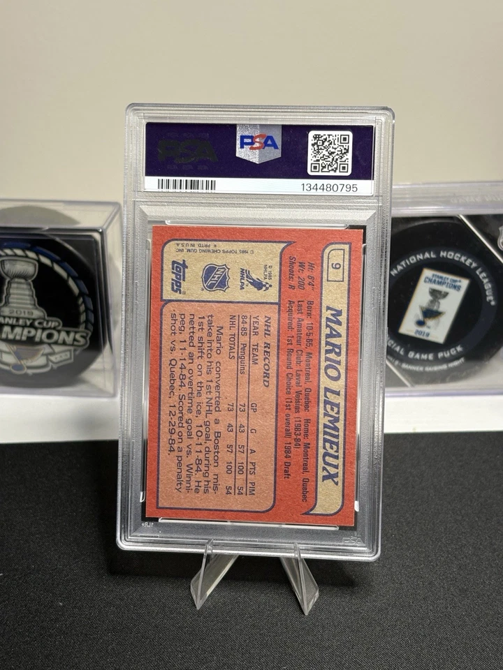 1985 Topps Hockey Mario Lemieux #9 Penguins Rookie Card RC PSA 8 NM-MT  - Image 2 of 2