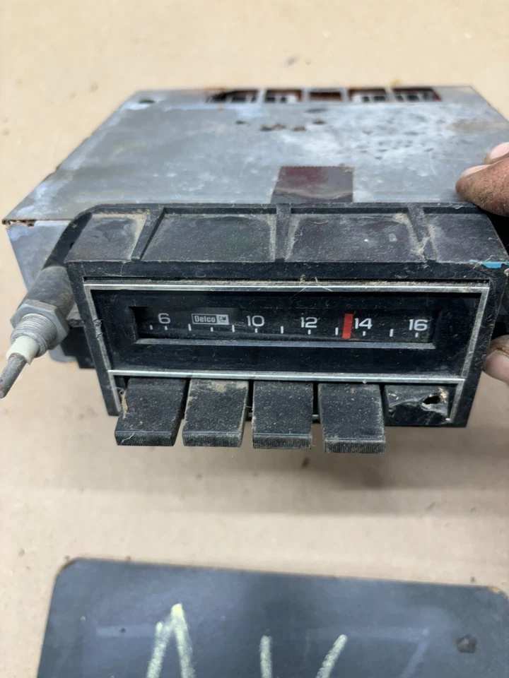75 76 77 78 C10 K10 Impala Corvette Nova 1977 radio AM Delco núcleo original 9345288 OEM Foto 4 de 4
