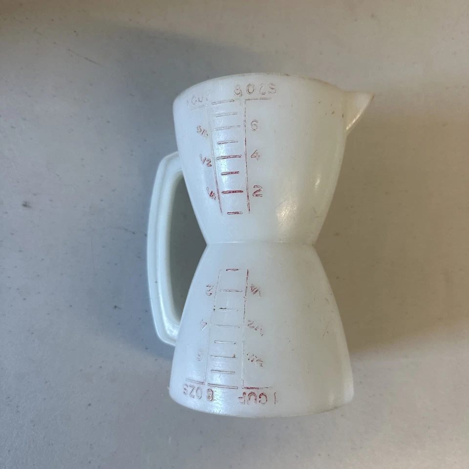 Vintage Retro Tupperware Double Sided 1 Cup Measuring Wet/Dry Red Lettering - Image 2 of 3