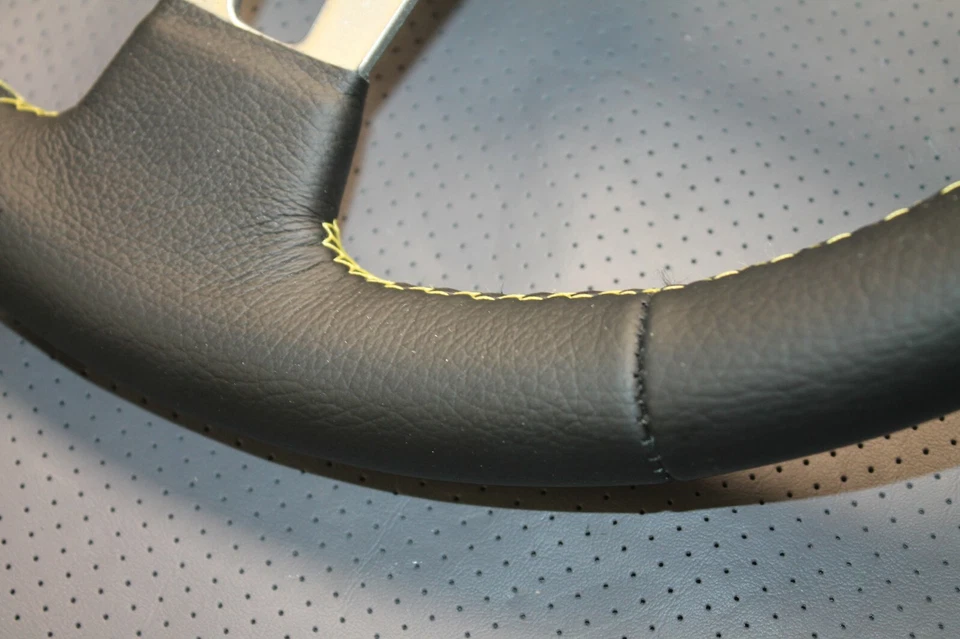 LENKRAD VW SCIROCCO SPUCKNAPF  LEDERLENKRAD NEU BEZIEHEN LANGENHAGEN - Bild 2 von 4