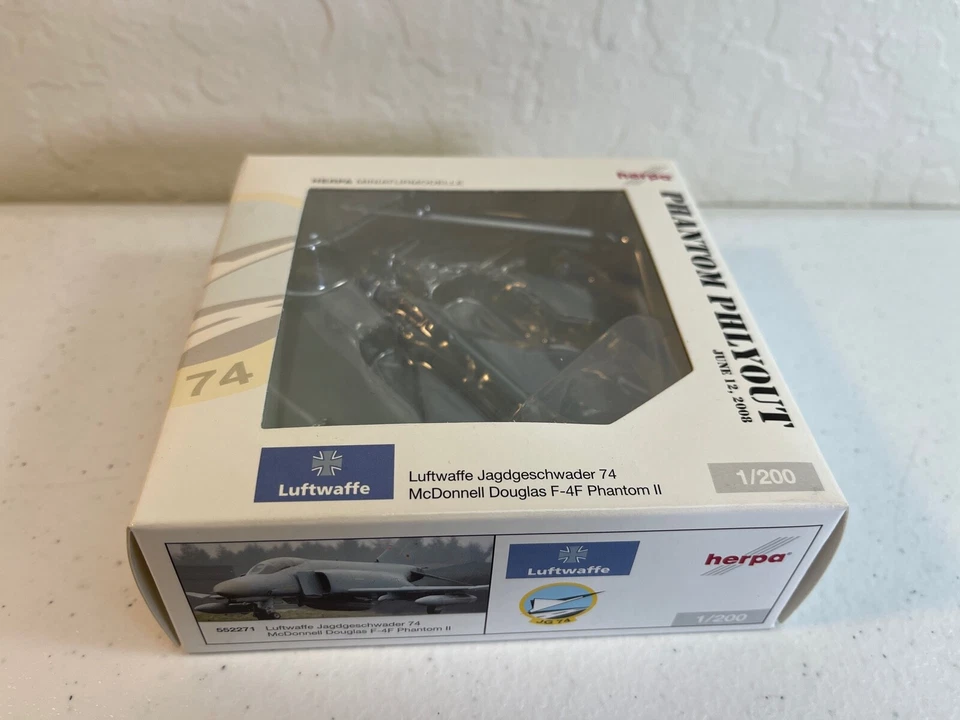 HERPA WINGS 552271 LUFTWAFFE F-4F ICE JG74 1/200 SCALE DIECAST MODEL - Image 3 of 4