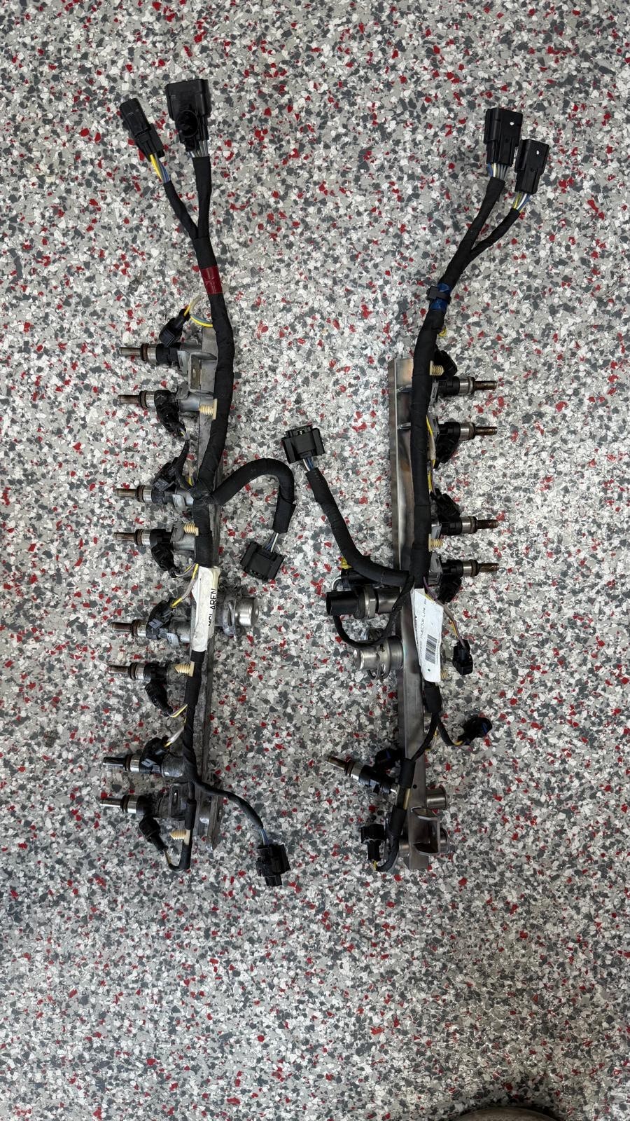 17-23 Mclaren 720S 720 Engine Motor Fuel Injector Rail Wire Set Left and Right
