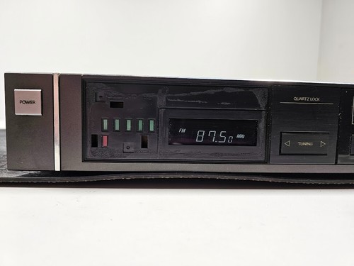 Mitsubishi DA-F75 Quartz Lock FM/AM Tuner – Used & Working Condition - Picture 2 of 9
