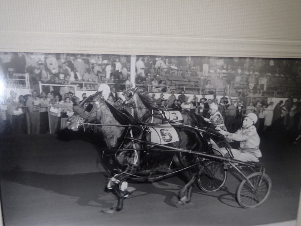 Picture 2 of 9