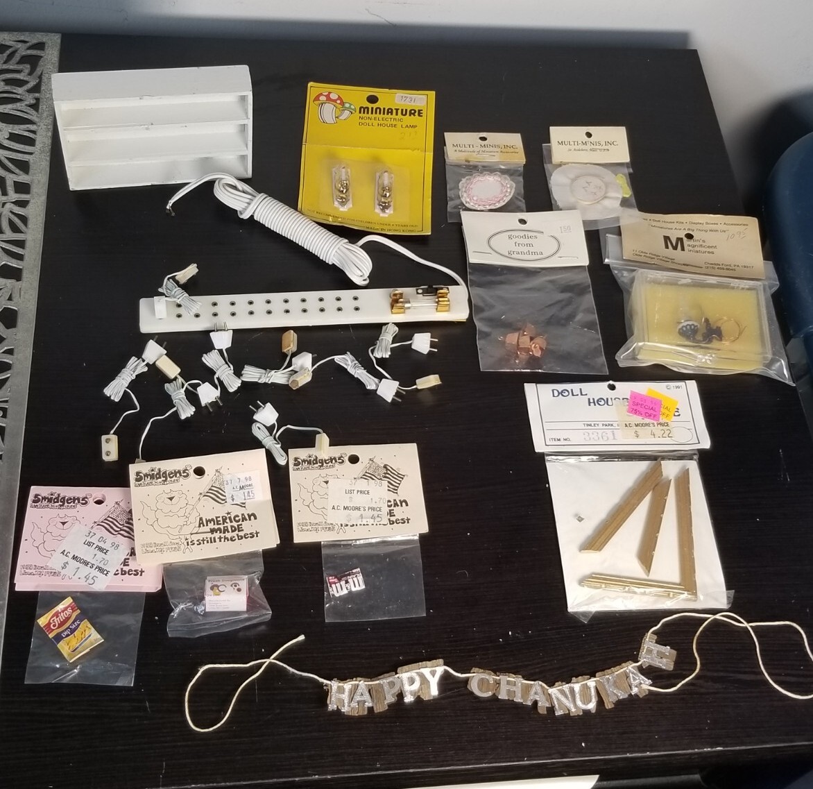 Vtg Miniatures Doll House Lot-Read Description