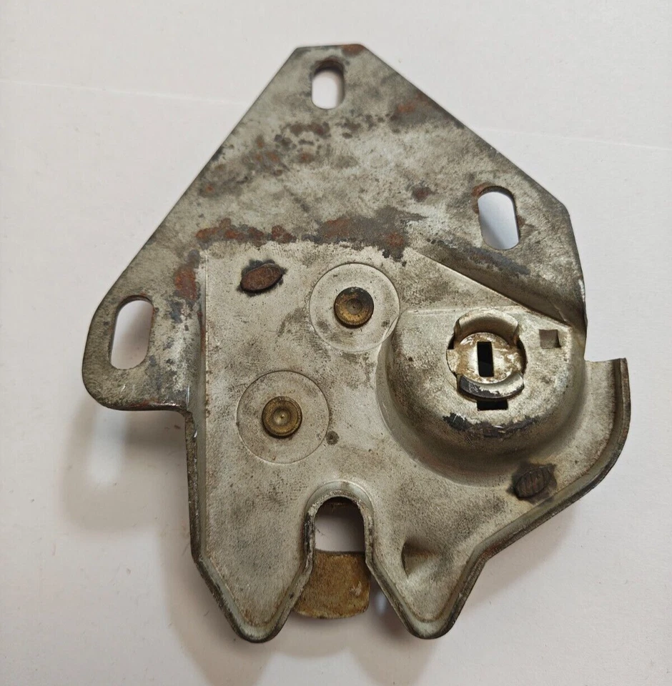 1959 - 1960 DeSoto 克莱斯勒道奇普利茅斯甲板盖后备箱锁闩锁 1843920 NOS。 — 第 4/4 张图片