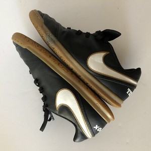 black and gold nike indoor soccer shoes