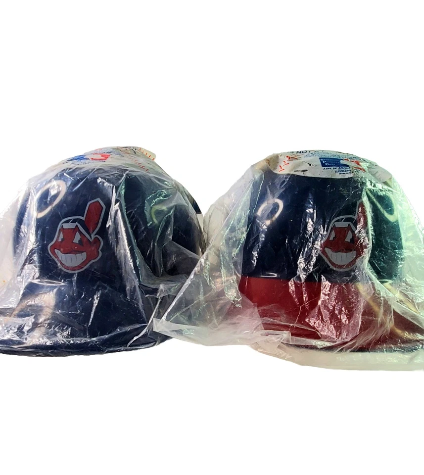 VINTAGE Bundle of 2 CLEVELAND INDIANS souvenir helmets Brand New In Original Bag - Image 3 of 4