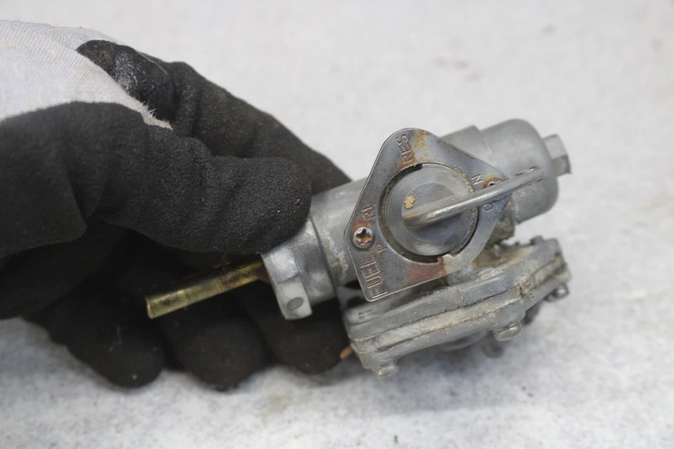 Suzuki T250 Hustler 1971 tanque de gasolina llave de combustible V4-0194.TJ Foto 2 de 4