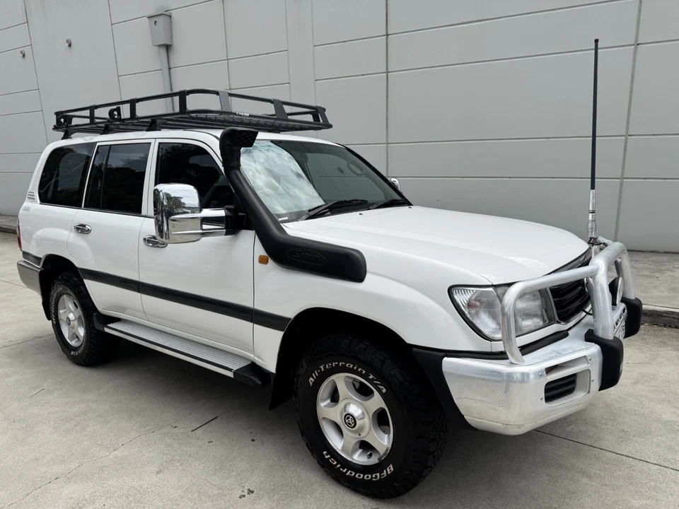 TOYOTA LANDCRUISER 2000 1HD-FTE 100 SEIRES AUTOMATIC WAGON FULL SERVICE HISTORY - image 3 of 4