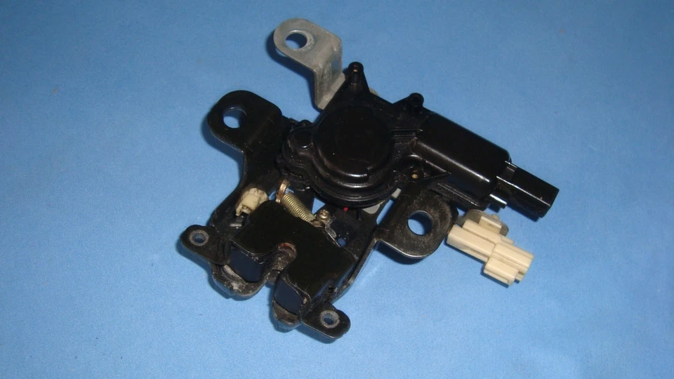 MAZDA RX-8 1.3 i Coupé Serrure Verrou Électrique de hayon Coffre B6724 U-SHIN - Photo 2/4