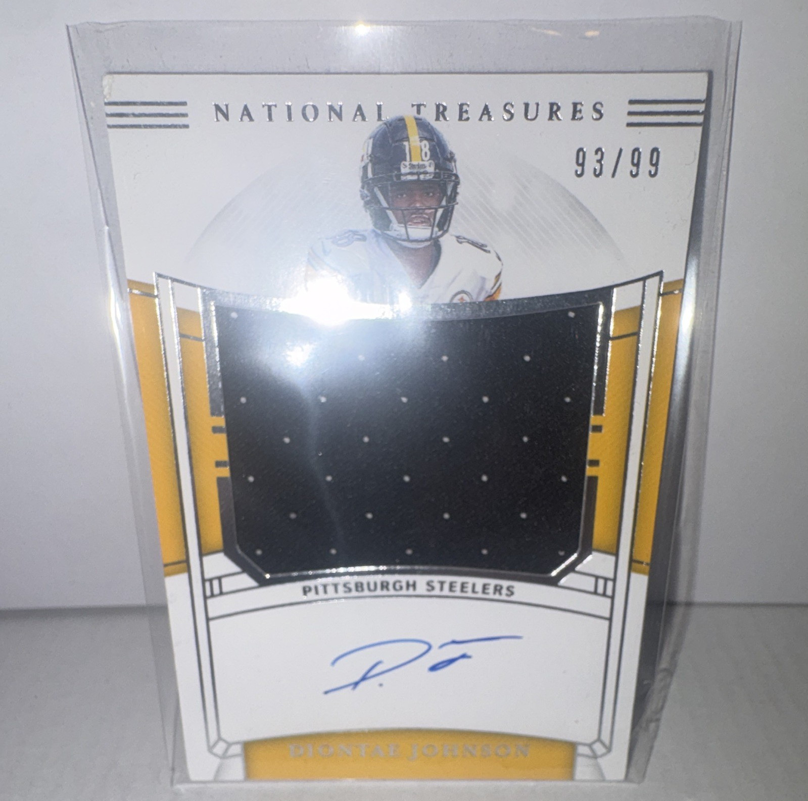 Diontae Johnson Panini National Treasures Rookie Material Signatures #RMSDO Base