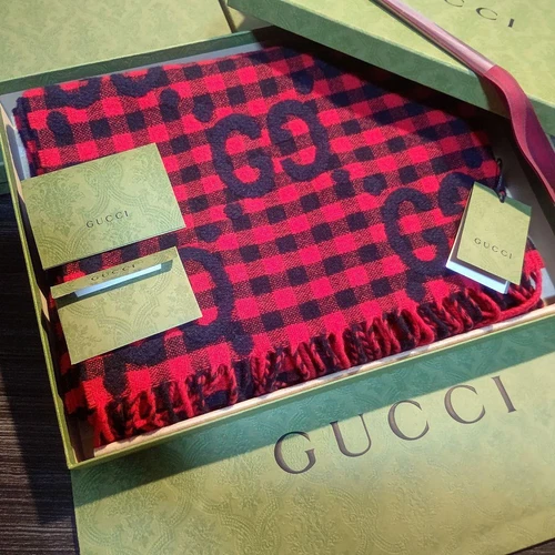Echarpe GUCCI rouge en laine jacquard 13,8x86,6 pouces avec boite Made in Italy