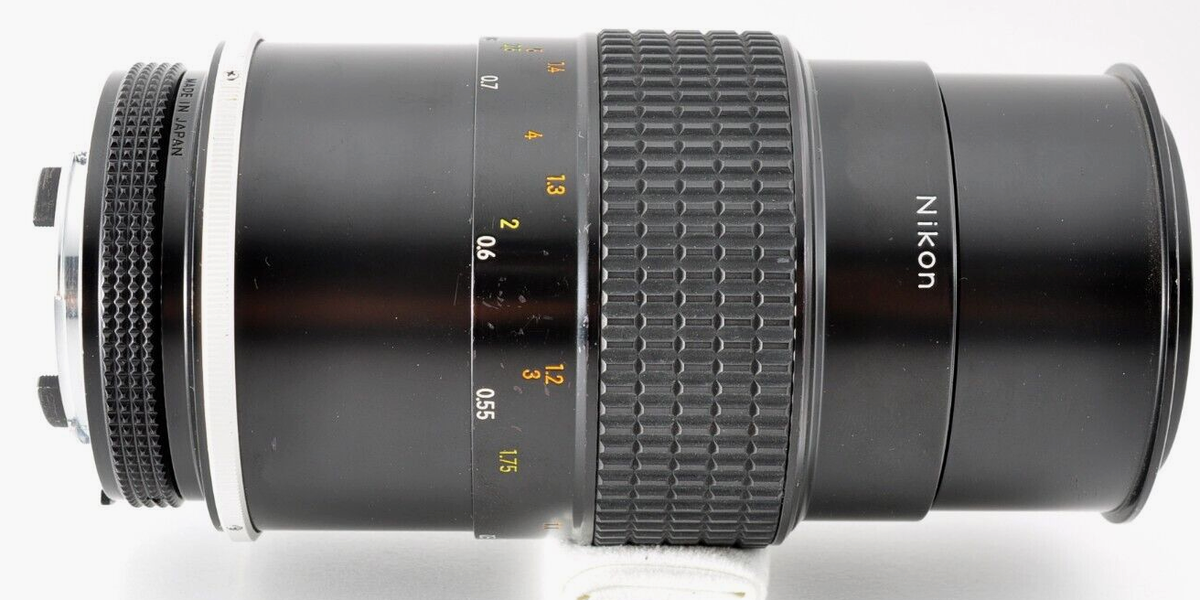Near mint NIKON Ai micro-NIKKOR 105mm f4 Lens For F Mount
