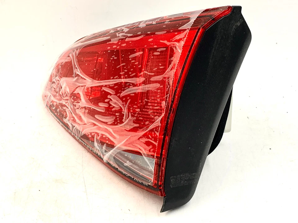 Novo OEM 15-17 Volkswagen Golf GTI lanterna traseira interna passageiro destro 5GM 945 094 B - Imagem 4 de 4