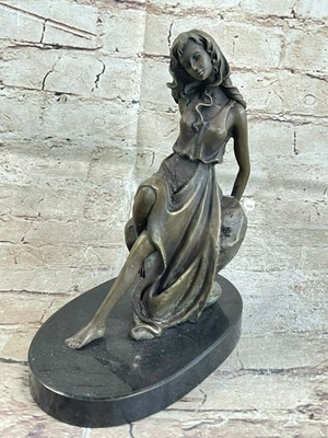 Mädchen Sitzend IN Model Pose Messingskulptur Marmor Statue Von Mavchi Gift Deal