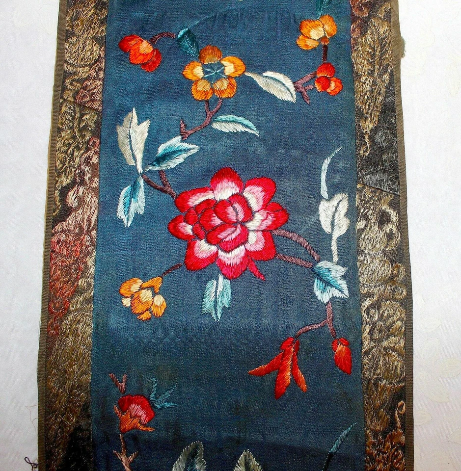 Bata de seda bordada china Qing c'19 fragmento manga banda panel textil Foto 3 de 4