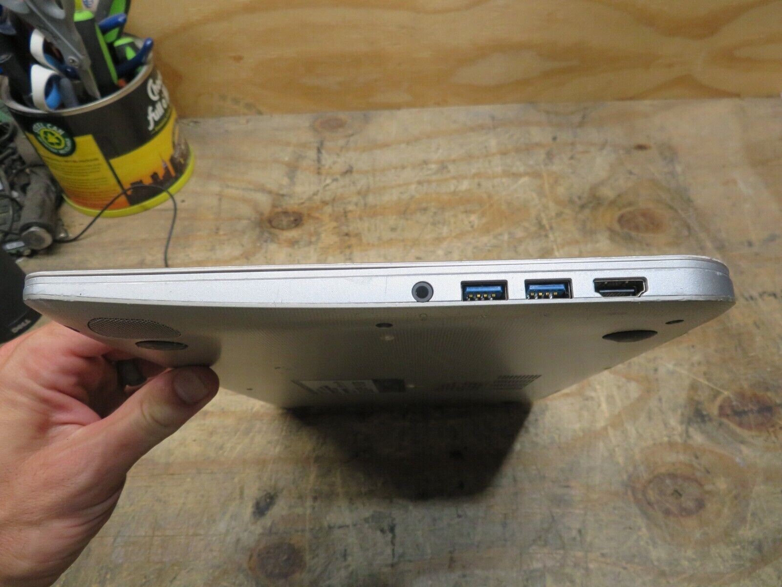 Toshiba Chromebook CB30-A3120 13.3" CELERON 2955U 1.4ghz 2gb 16gb SSD - Picture 4 of 4