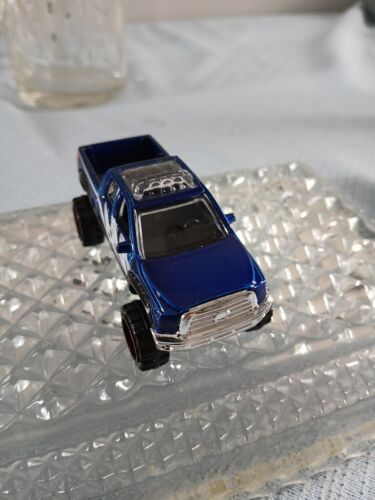 Hot Wheels '10 Toyota Tundra Blue Off-Road 1:64 Scale - Picture 2 of 6