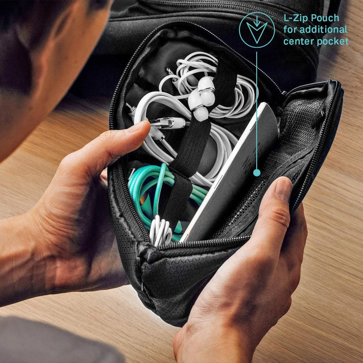UT Wire Travel Organizer Case - Thumbnail 4