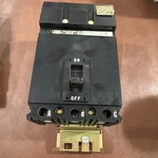 Square D FA36025 Circuit Breaker 25A 3P 600V 3PH FA I-Line 25 Amp 3 Pole Used
