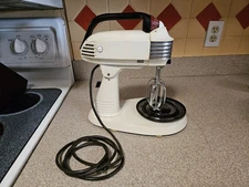 Betty Crocker Standing Mixer General Mills Vintage 1958 WORKS PERFECT.