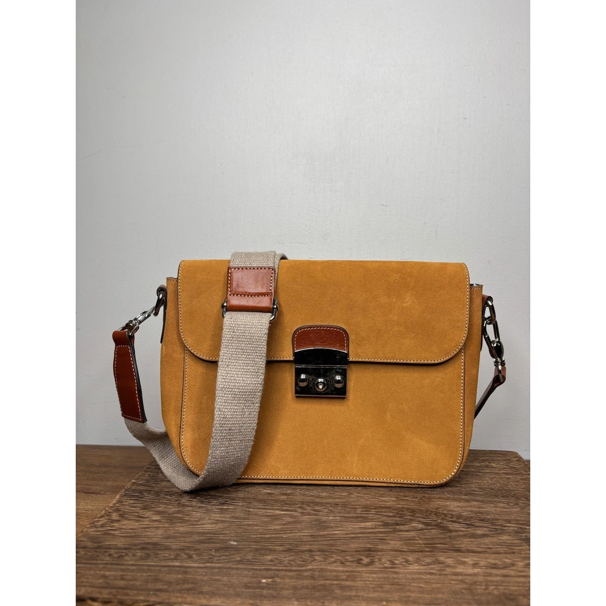 The J.Peterman Company ヌバックレザー メッセンジャー The J