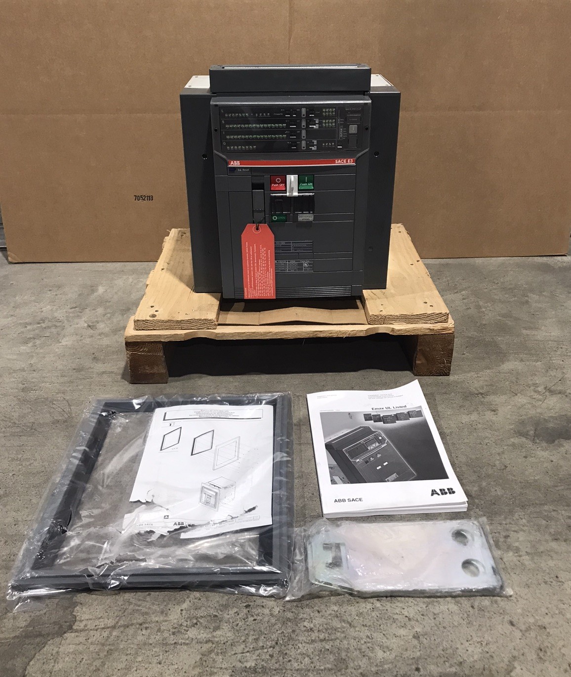 HOUSTON STOCK NEW ABB SACE EMAX E3S-A25 2500 AMP 600 VOLTS PR121/P