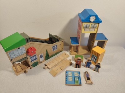 Thomas & Friends - Holzeisenbahn - SODOR MINING CO COAL STATION + passende Teile
