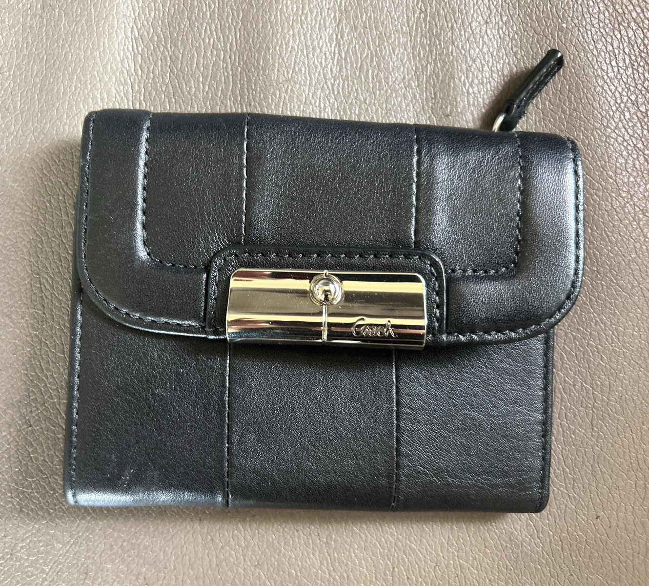 Coach Black Bifold Wallet Women Credit Card ID Window Zip Accents Solid