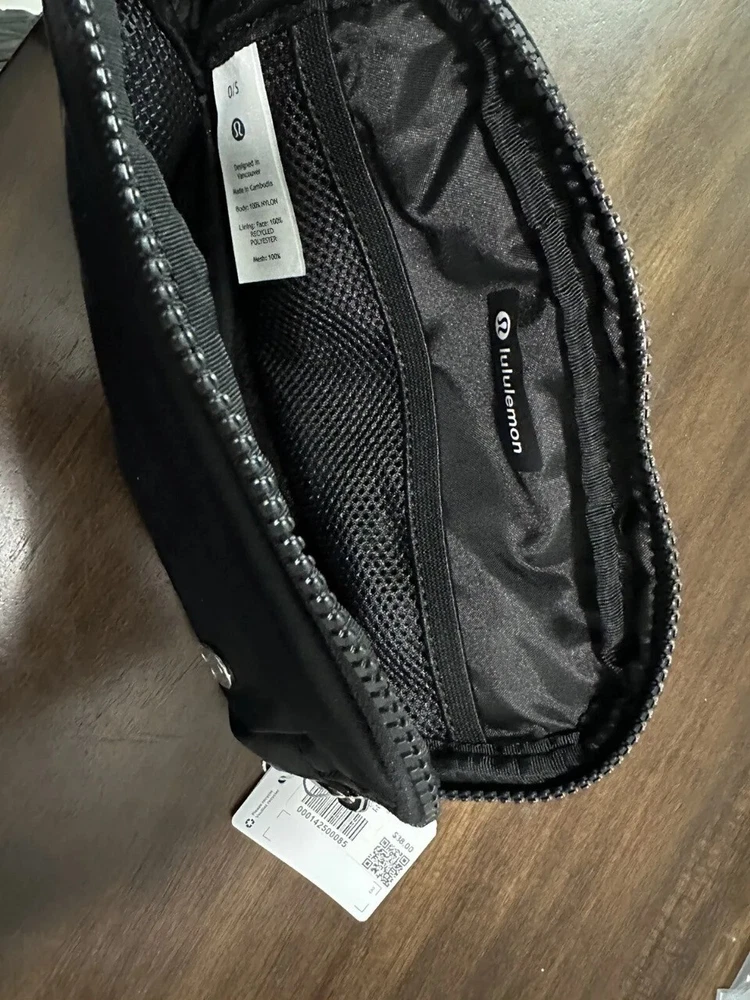 Women Belt Bag black - Perfect for Travel, Everyday, and Festivals