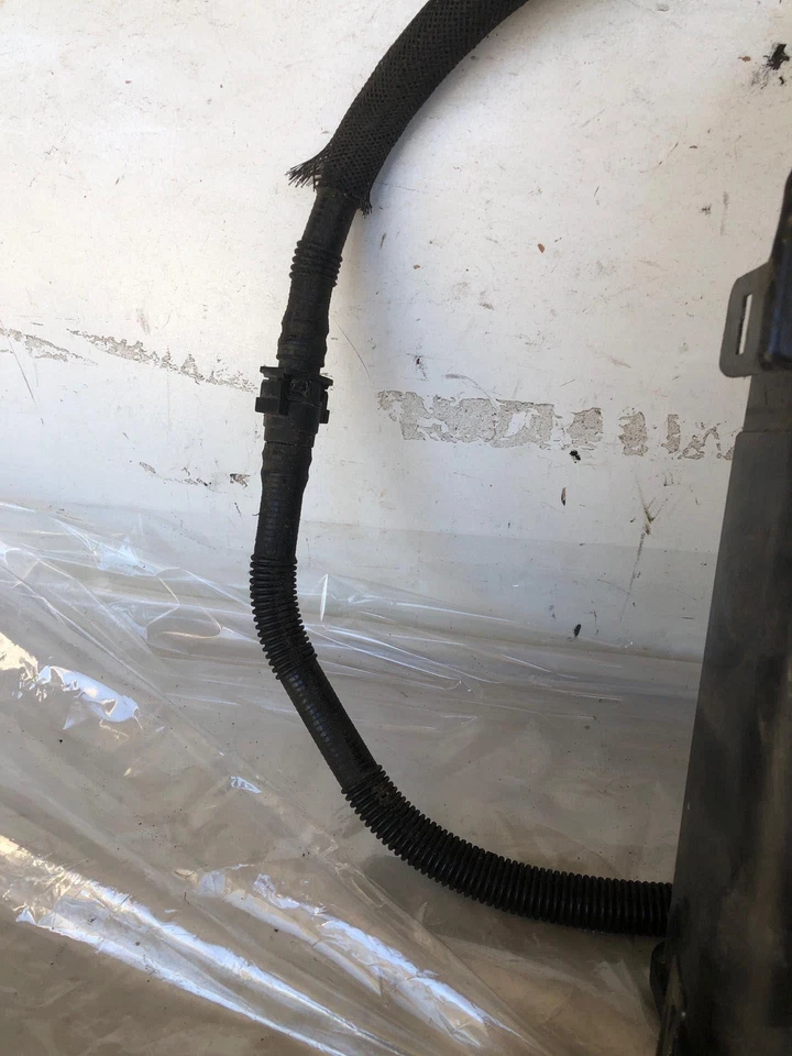 TOYOTA SIENNA 2001-2003 3,0 L Smog combustible vapor evaporador bote de carbón OEM Foto 4 de 4