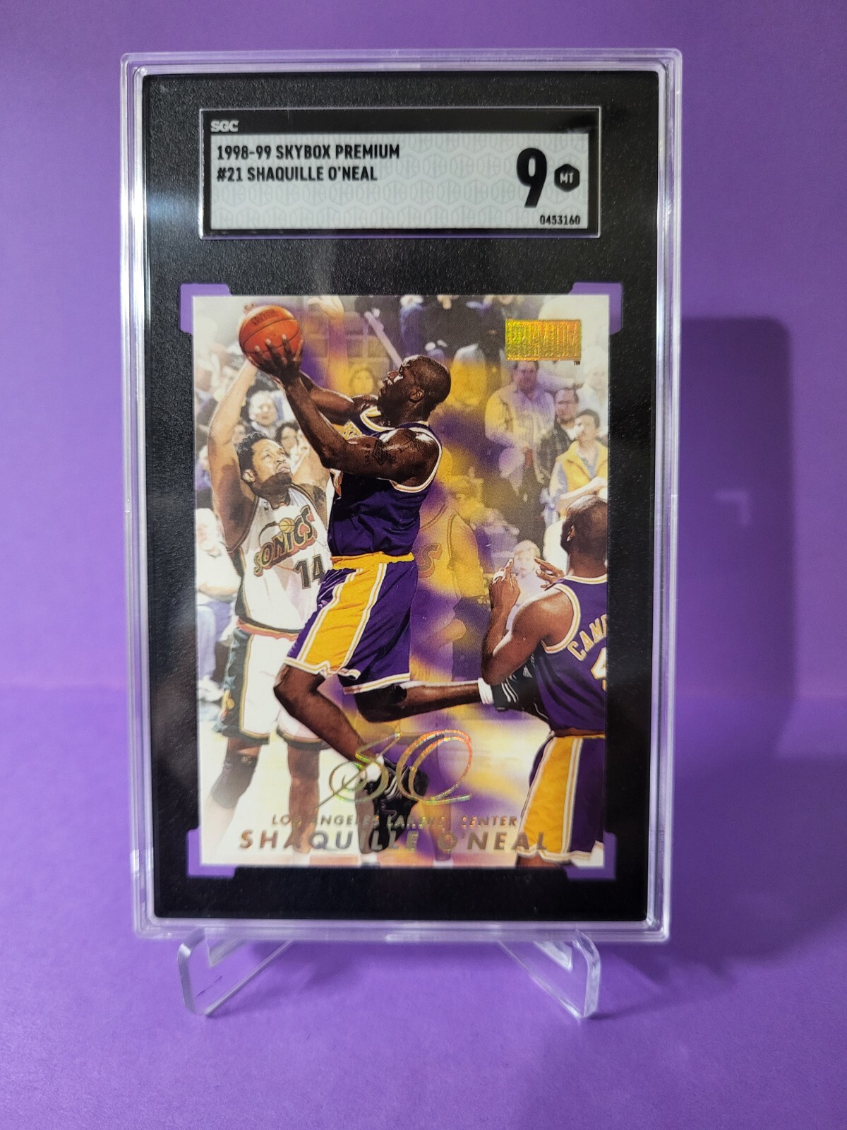 1998-99 Skybox Premium Basketball #21 Shaquille O'Neal Los Angeles Lakers SGC 9