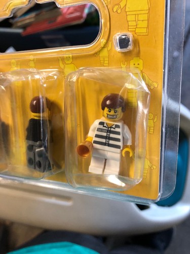 LEGO Item 4570203 Mini Figurines Set of 3 LEGO Movie - Picture 4 of 10