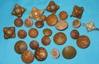 WW1 ERA BRITISH MILITARY UNIFORM ARMY BUTTON LOT VARIOUS SIZES PLUS PIPS