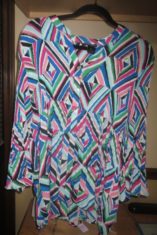 CUTE INVESTMENTS WOMENS XL TOP NEW NEVER WORN