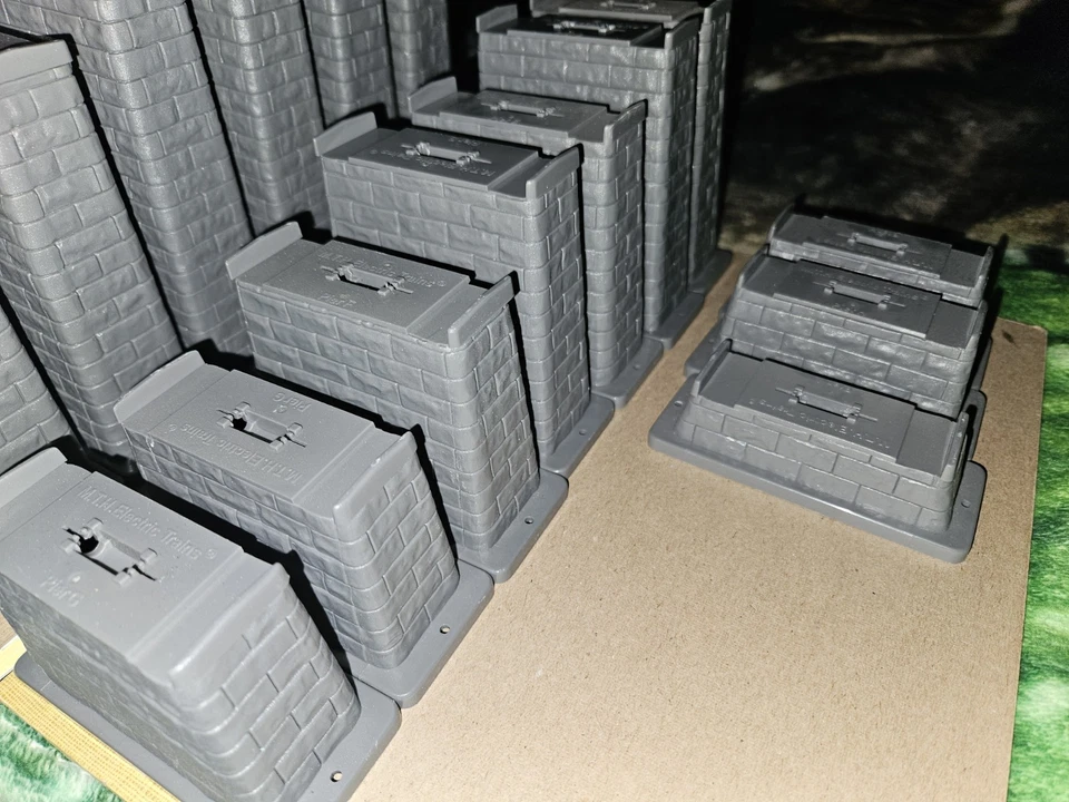 MTH TRESSLE PIECES, SOLD AS PICTURED, FEW PIECES MISSING, SEE PHOTOS - Image 3 of 4