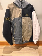 ARC’TERYX × BEAMS GORE TEX BETA JACKET SZ MENS LARGE