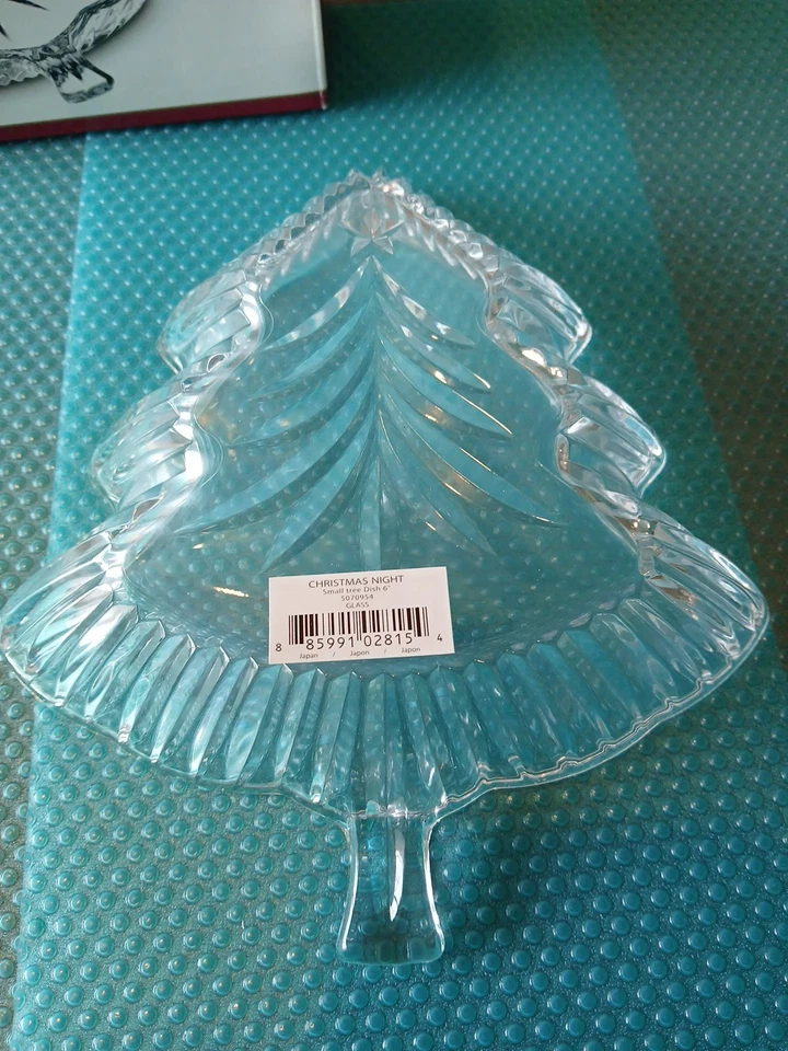 Plato decorativo de cristal en forma de árbol Celebrations by Mikasa 6 pulgadas Foto 4 de 4